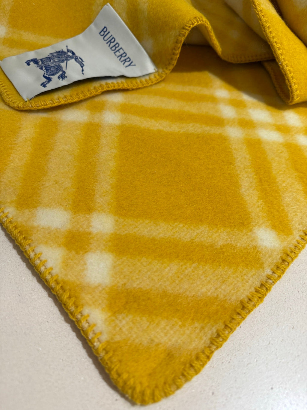 BURBERRY 26S SCARF 180CM IN CASHMERE 307284