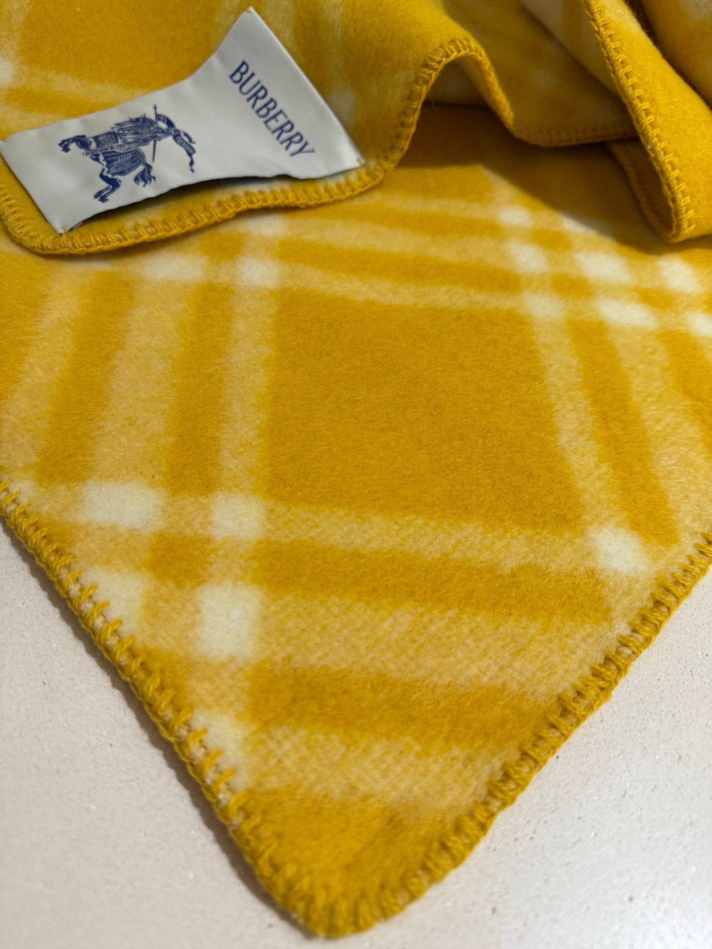 BURBERRY 26S SCARF 180CM IN CASHMERE 307284