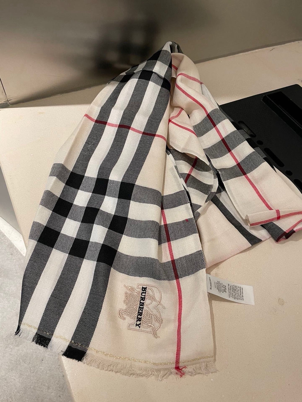 BURBERRY 26S SCARF 200CM IN CASHMERE 215173