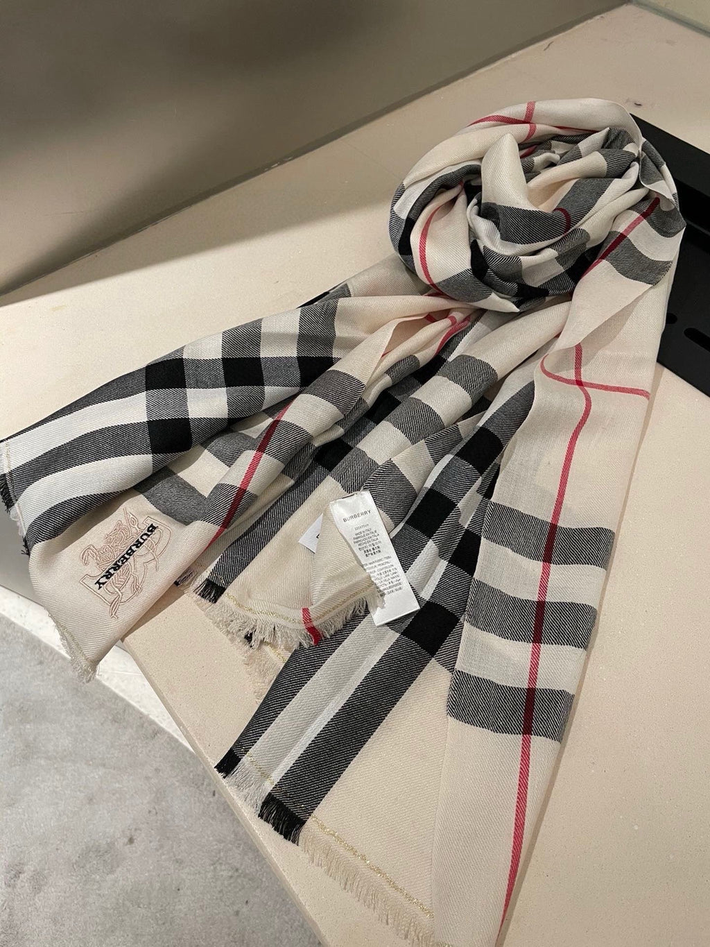 BURBERRY 26S SCARF 200CM IN CASHMERE 215173