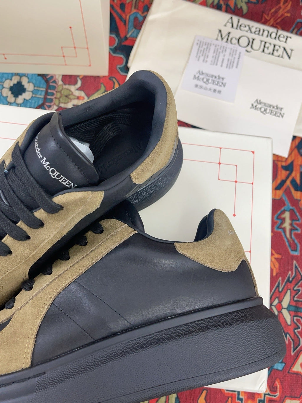 OVERSIZED RETRO SNEAKER IN BLACK CALFSKIN DARK BEIGE SUEDE