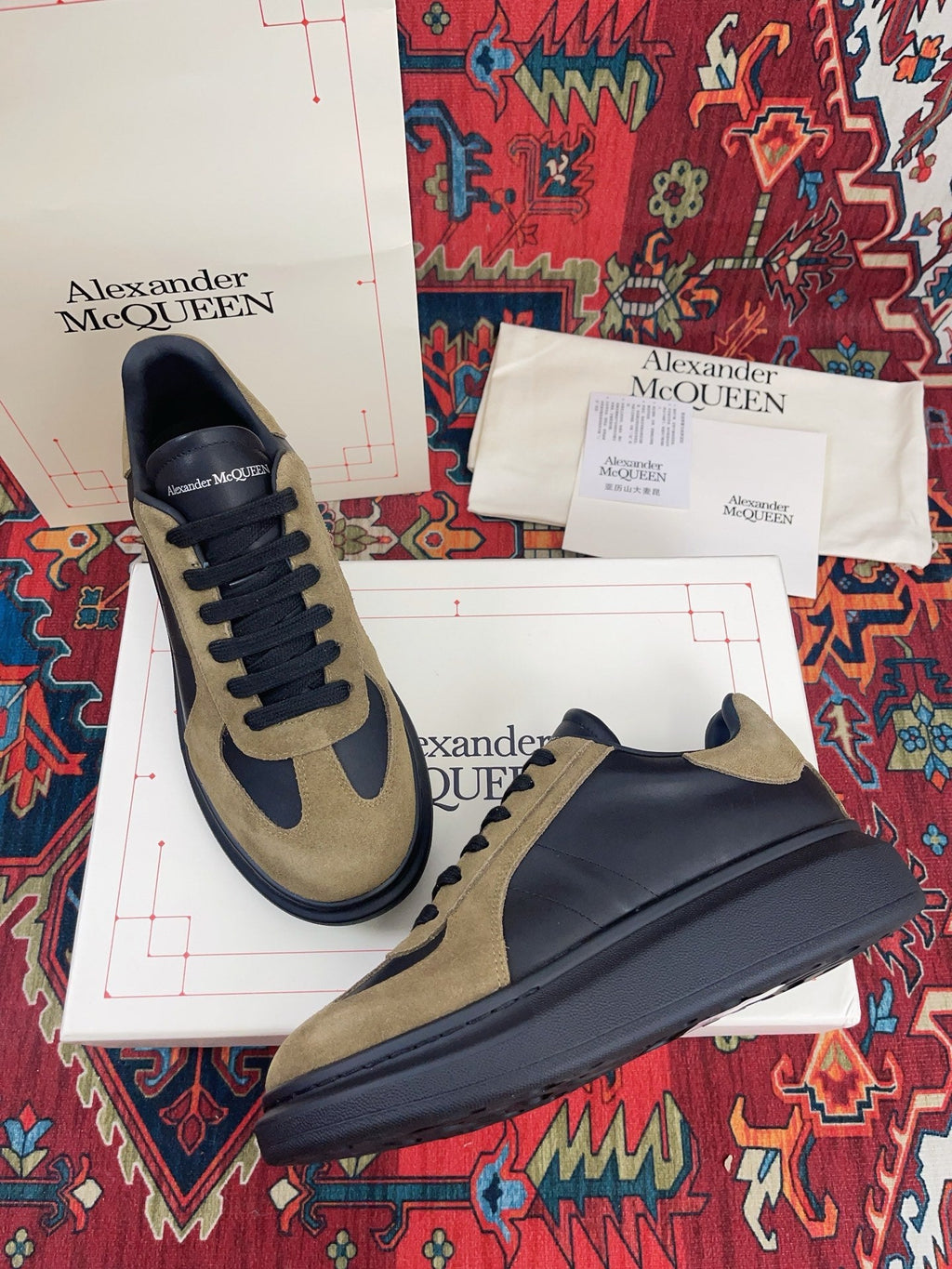 OVERSIZED RETRO SNEAKER IN BLACK CALFSKIN DARK BEIGE SUEDE