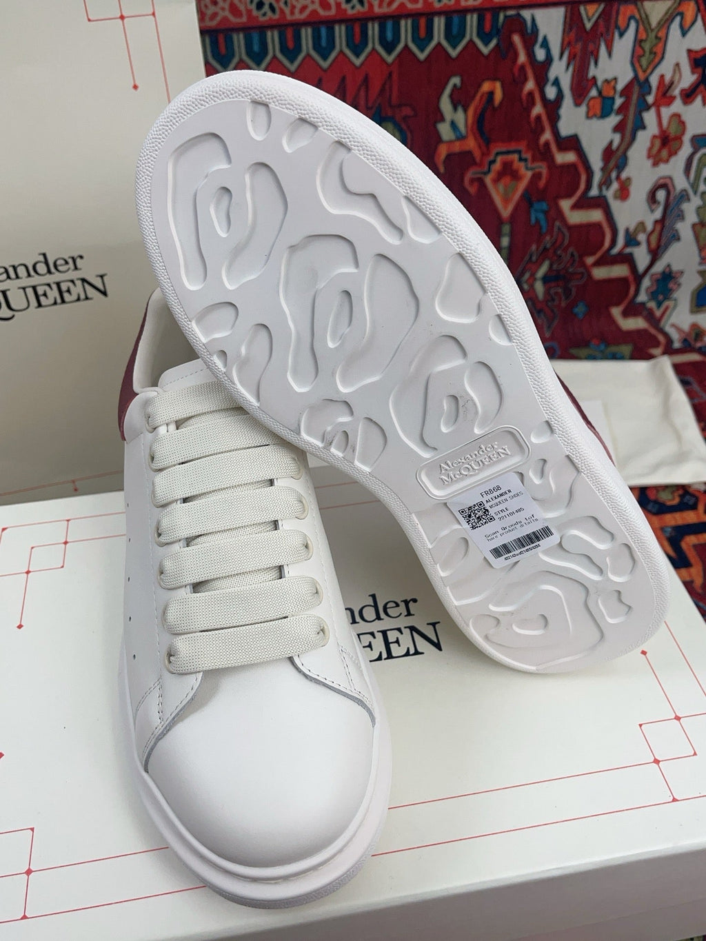 OVERSIZED SNEAKER IN WHITE CALFSKIN BURGUNDY EMBOSSED HEEL TAB