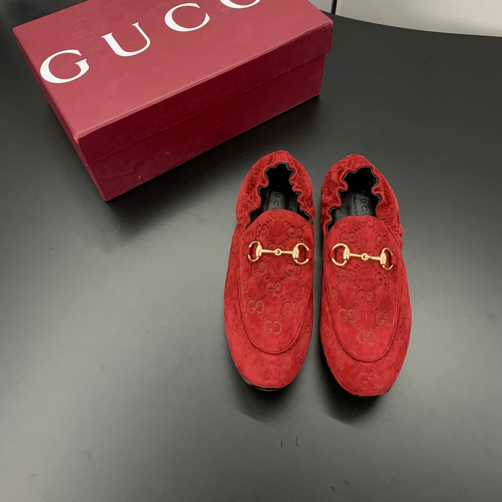 GUCCI 26S LOAFERS IN RED SUEDE WITH GOLD HARDWARE