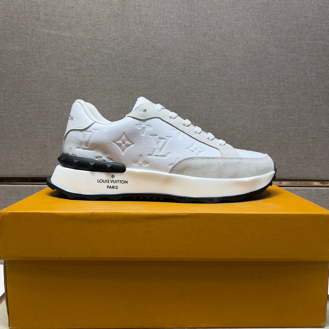 LV TRAINER SNEAKER WHITE EMBOSSED CALFSKIN AND GREY SUEDE