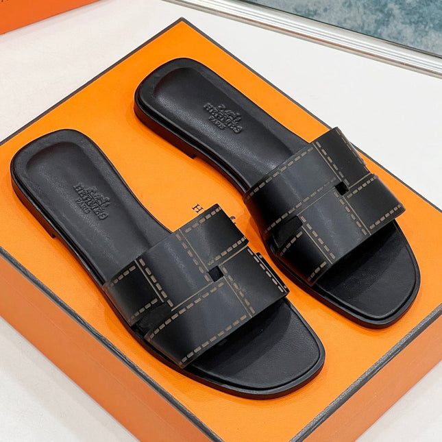 IDIOMA SANDAL IN BLACK CALFSKIN
