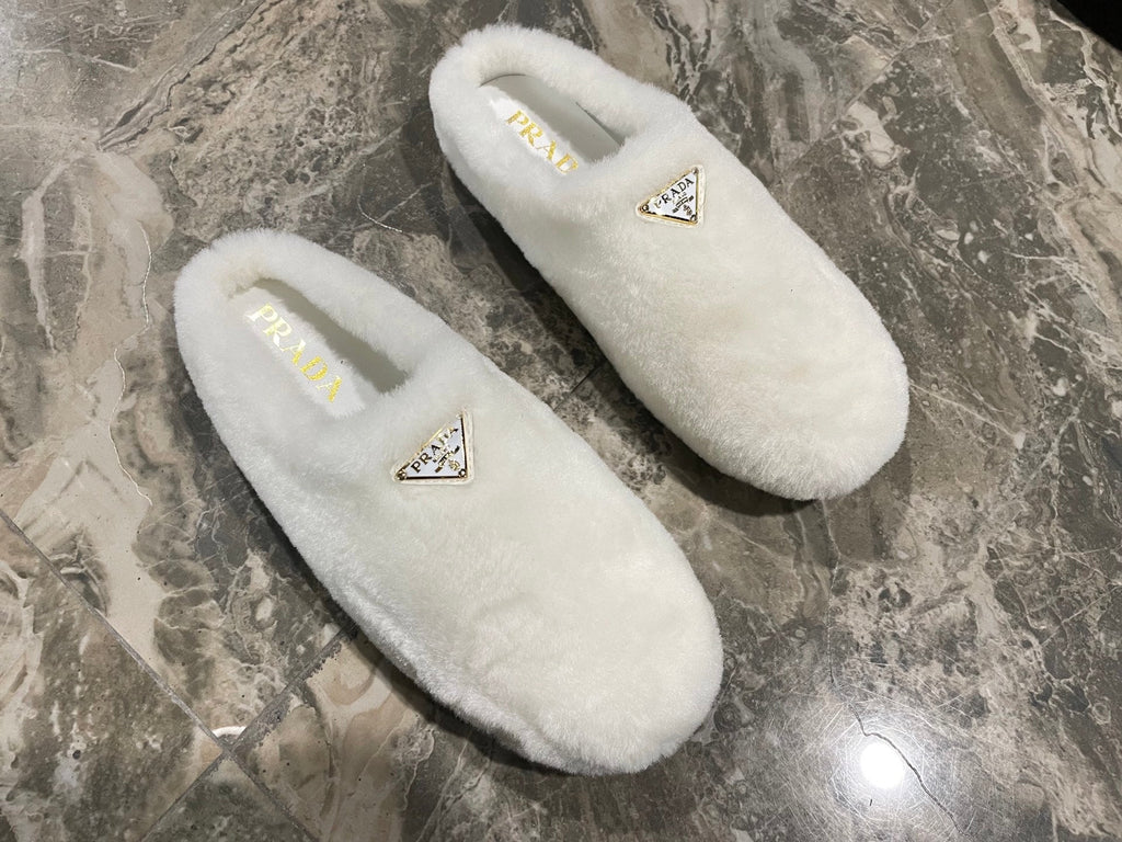 PRADA 26S SLIPPERS IN WHITE WOOL