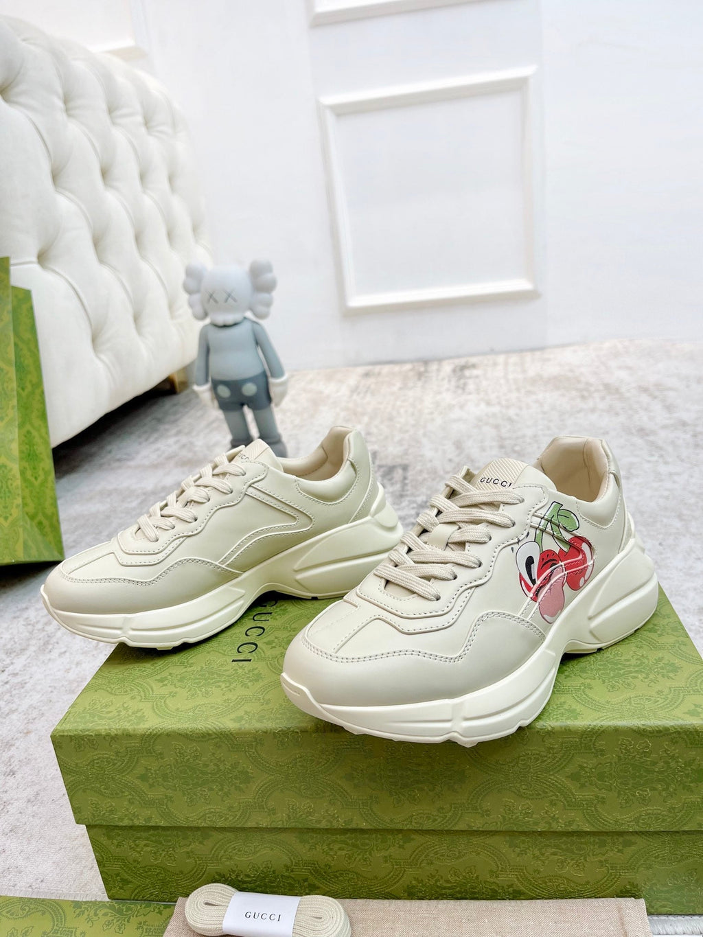GG RHYTON TRAINER WHITE LAMBSKIN WITH HEART MOTIF