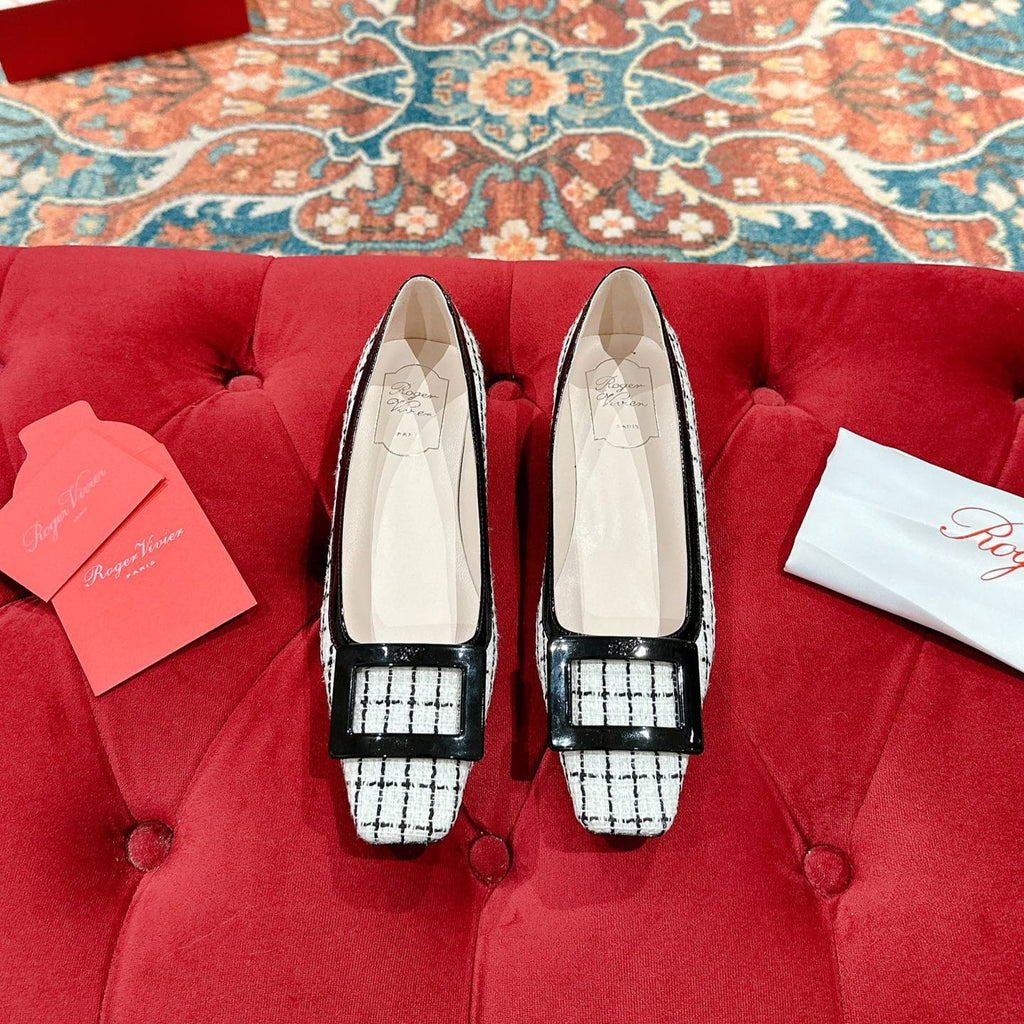 TROMPETTE BALLERINAS IN WHITE TWEED WITH BLACK STRIPES