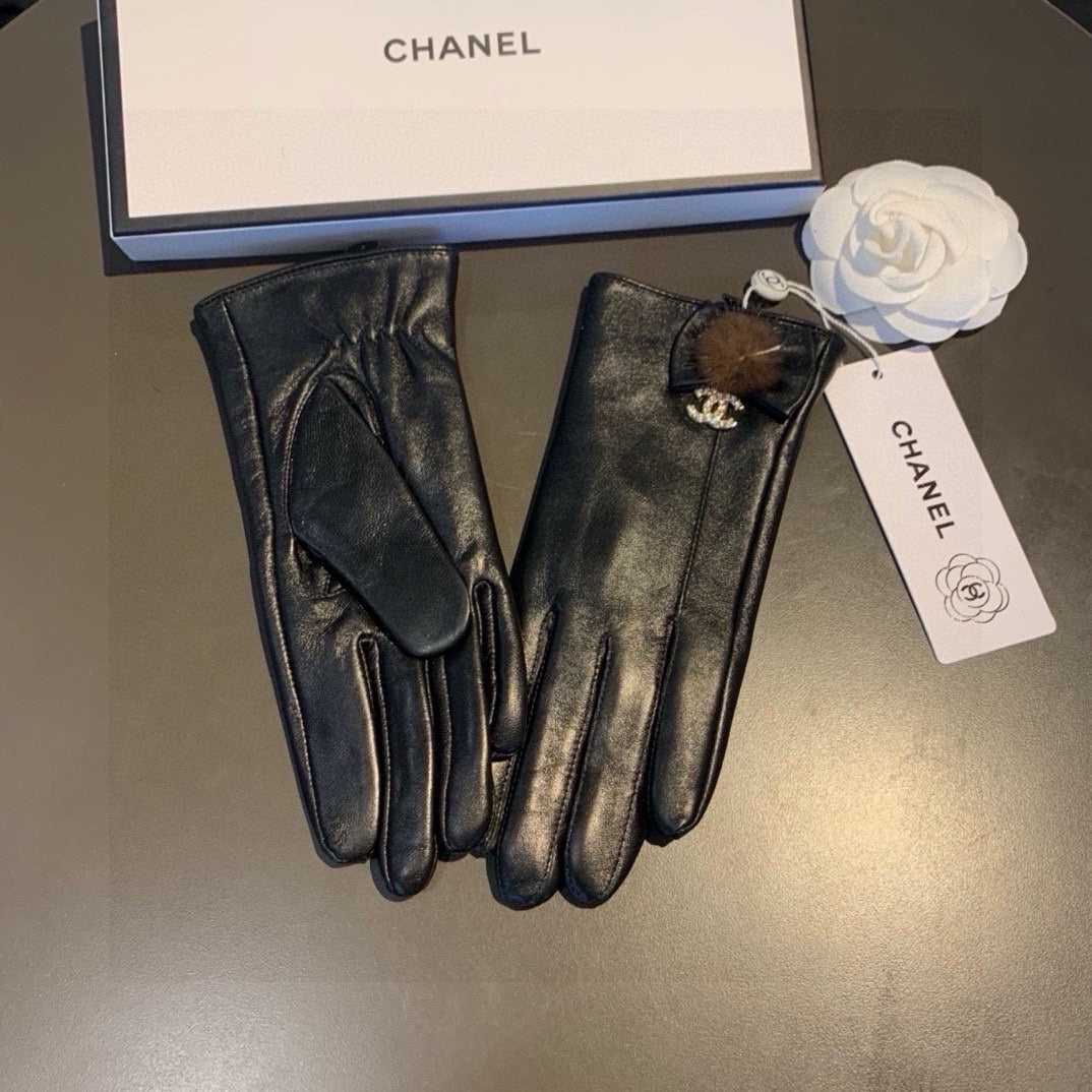 GLOVES IN BLACK LAMBSKIN 456328