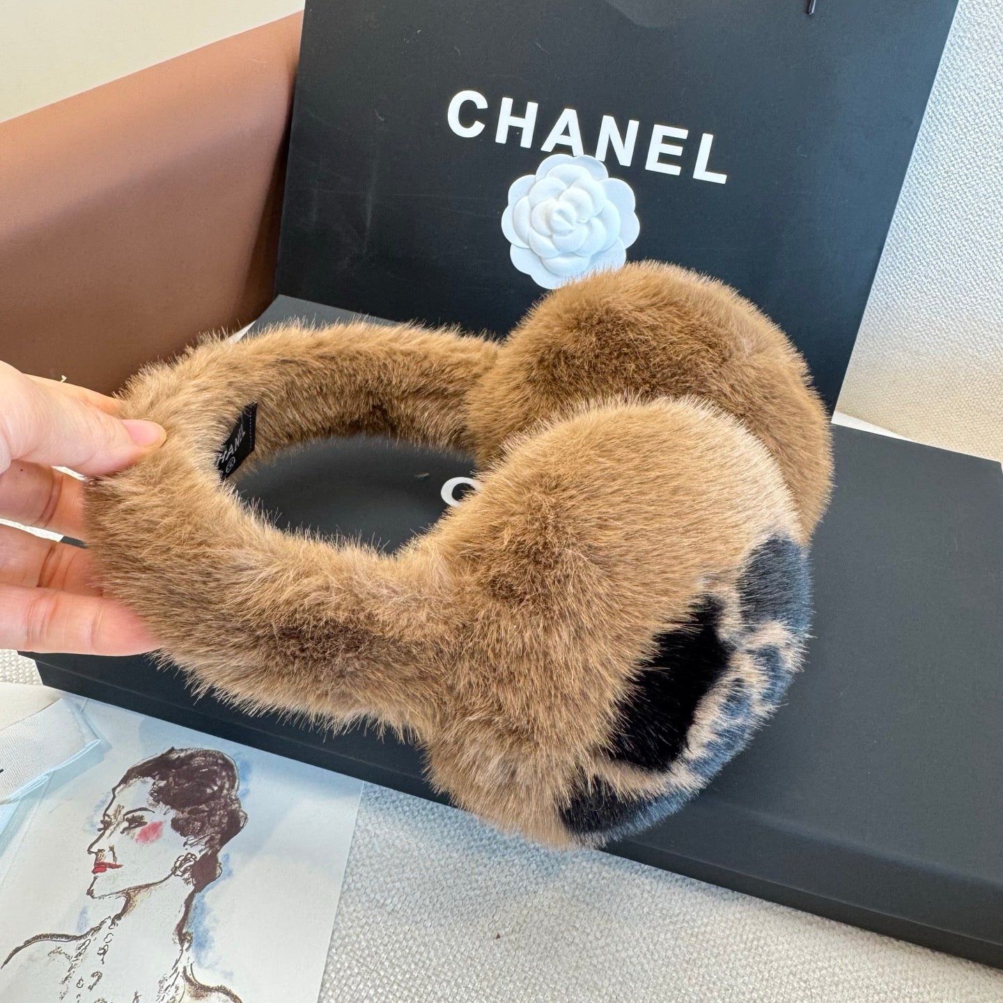 CHANEL 25S SKI EARMUFFS 831585