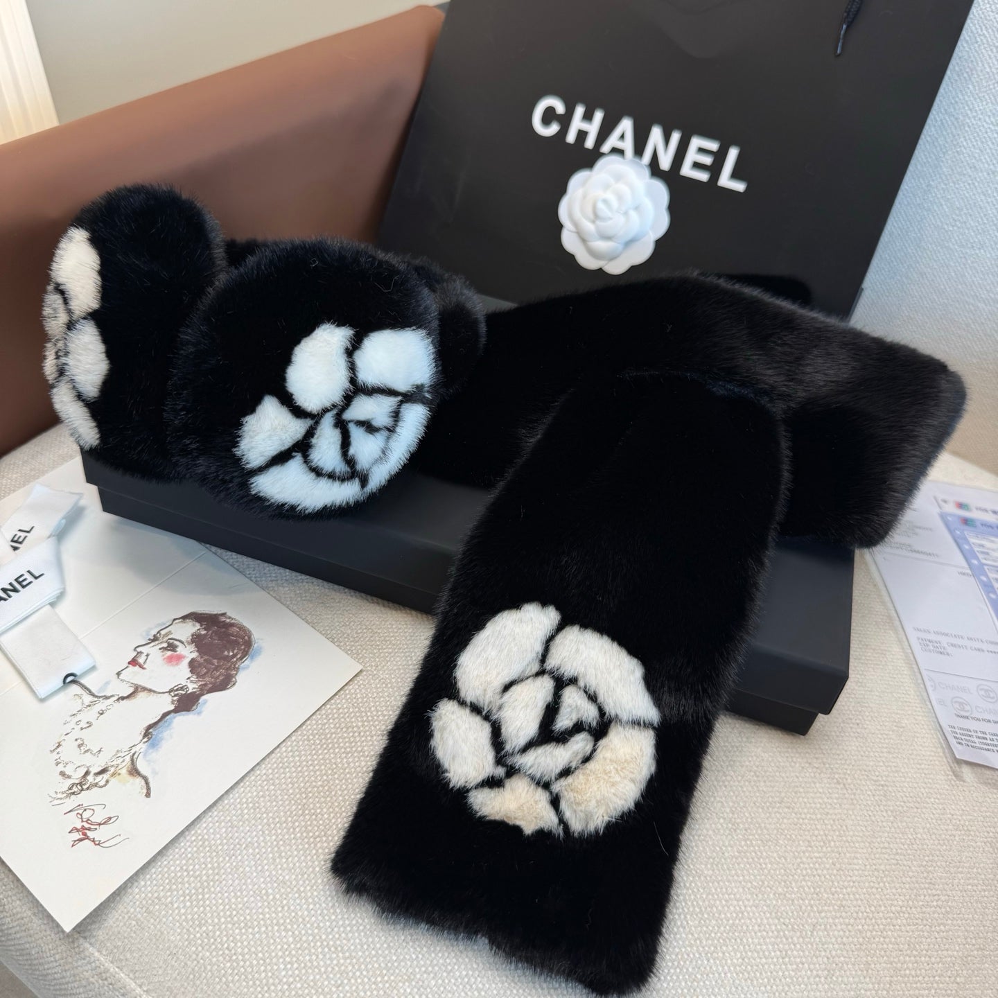 CHANEL 25S SKI EARMUFFS 831586
