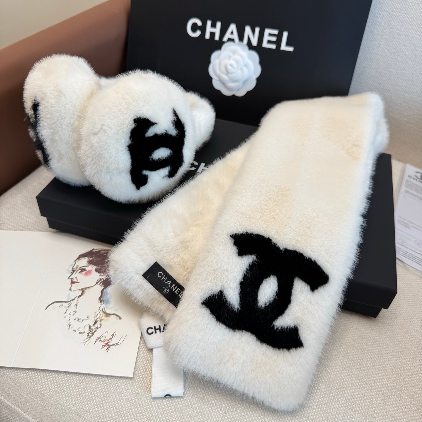 CHANEL 25S SKI EARMUFFS 831589