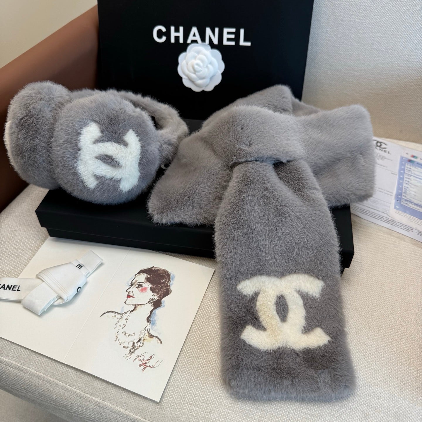 CHANEL 25S SKI EARMUFFS 831591