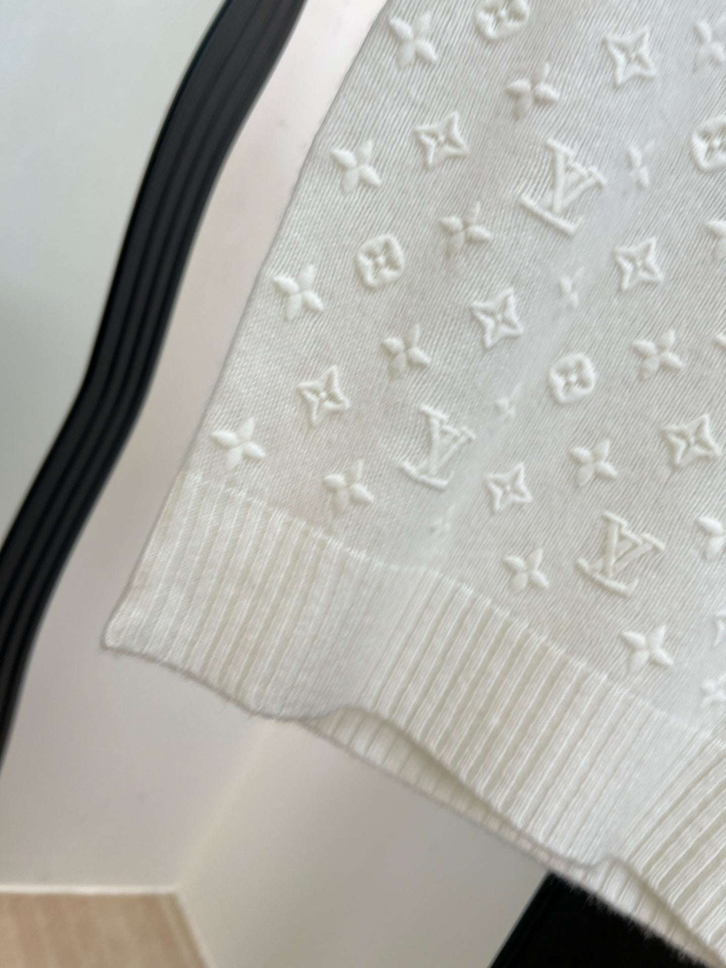 LV 26S SHORT-SLEEVED SWEATER STYLE 186