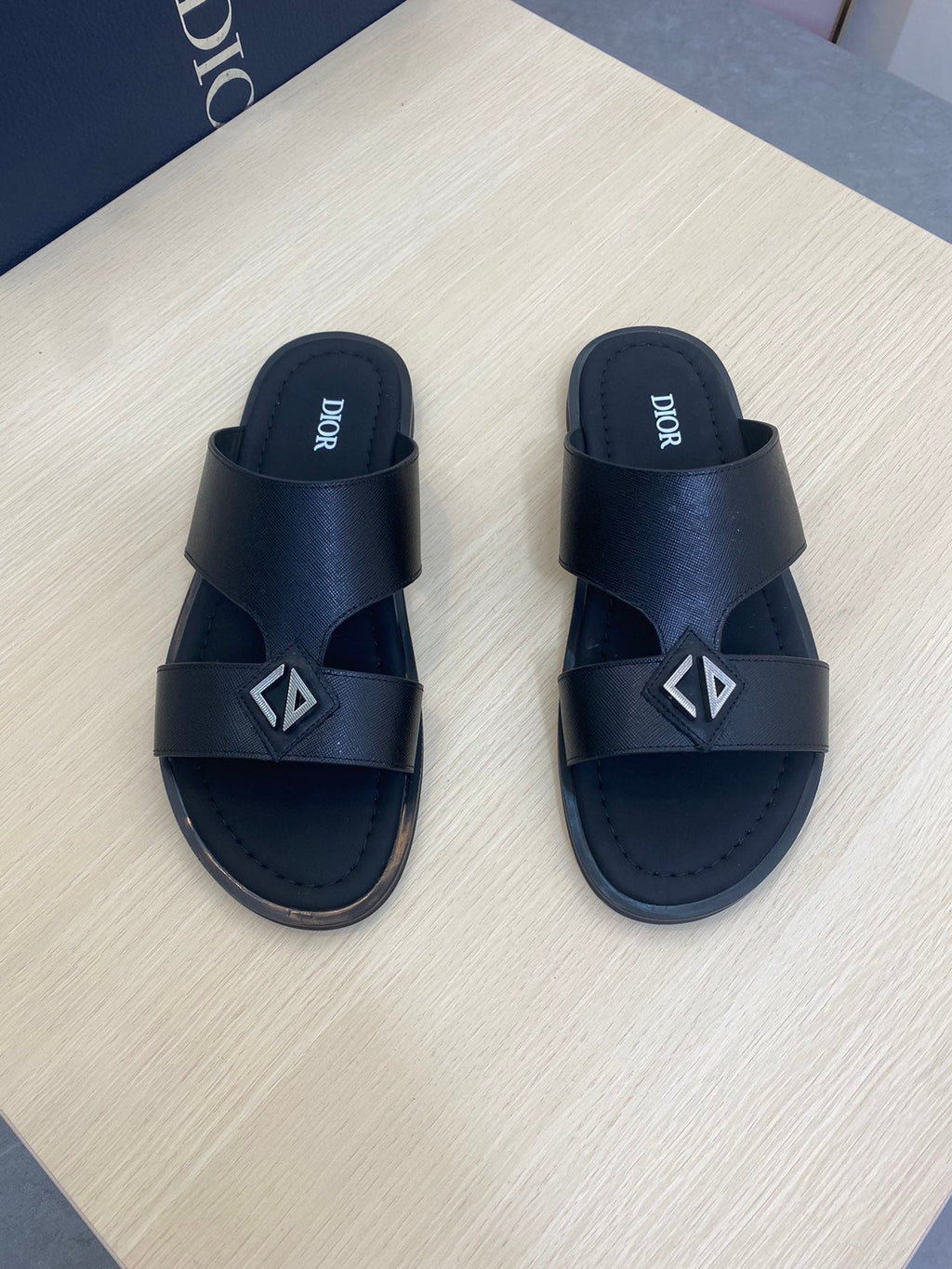 CD ALIDAS CROSS SANDAL BLACK CALFSKIN