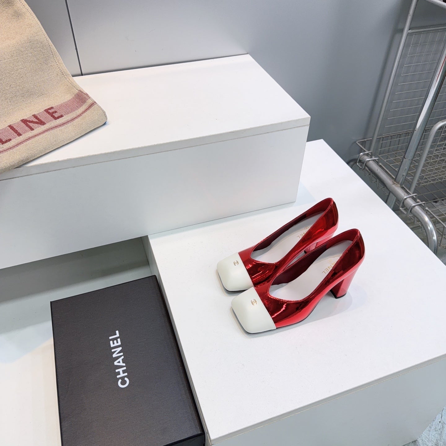 CHANEL 26S SQUARE-TOE HIGH HEELS 95 MM IN RED GLOSSY LAMBSKIN WITH WHITE CAP TOE