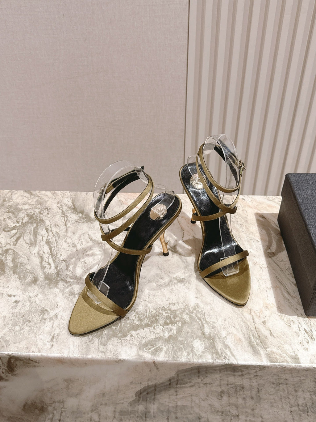 YSL 25S STRAPPY HIGH-HEEL SANDALS 100 MM IN OLIVE GREEN LAMBSKIN