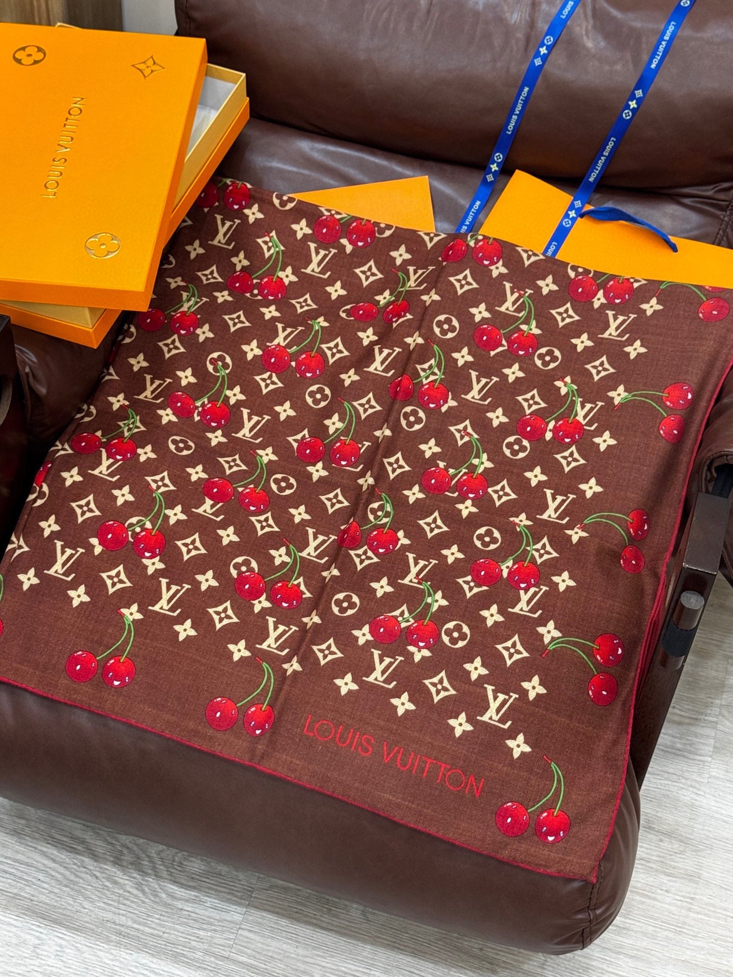 LV SCARF 140 CM IN WOOL MIX SILK 737265