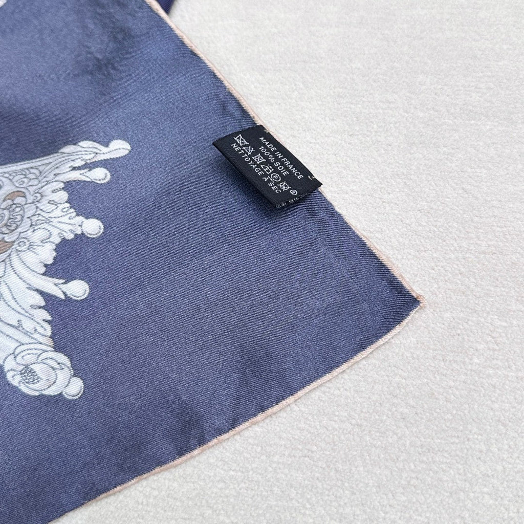HERMES 25S SCARF 90 IN SILK 720008
