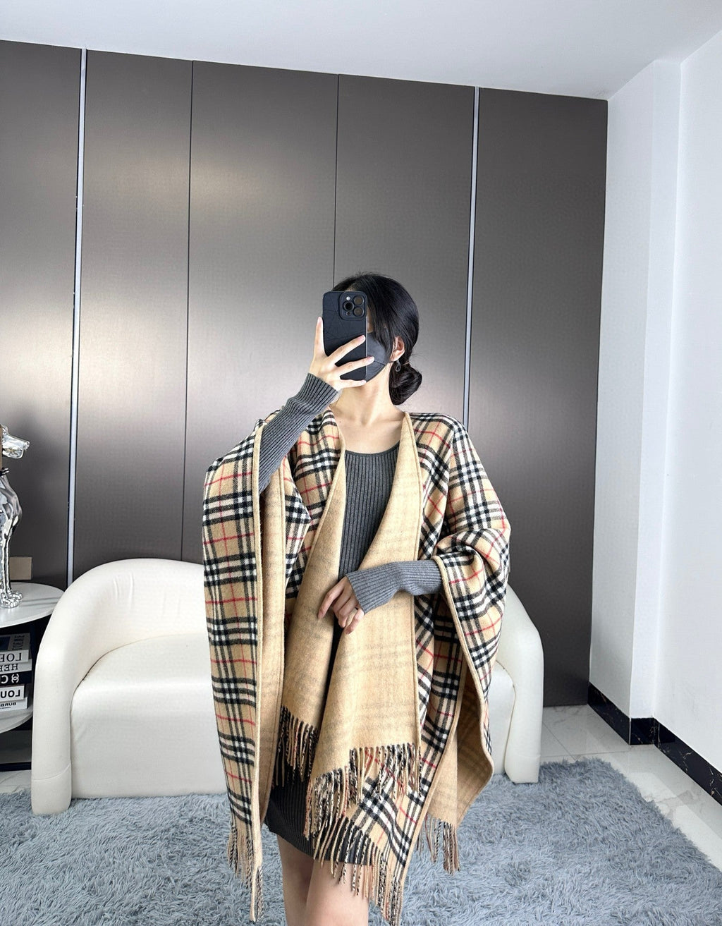 BURBERRY 26S REVERSIBLE CHECK FRINGED CAPE 150CM IN CASHMERE 309445