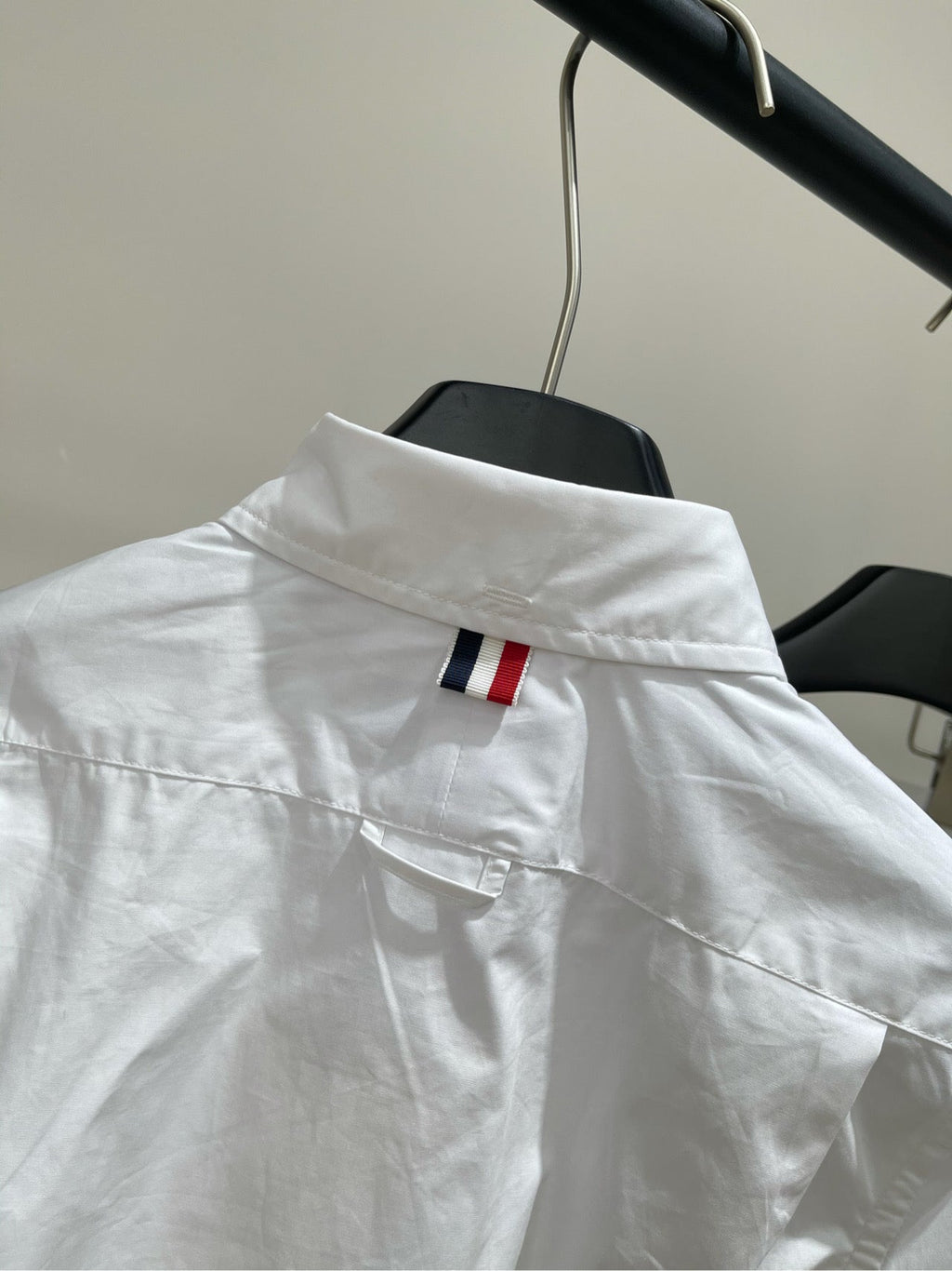 THOM SIMPLE WHITE SHORT-SLEEVE SHIRT 267950