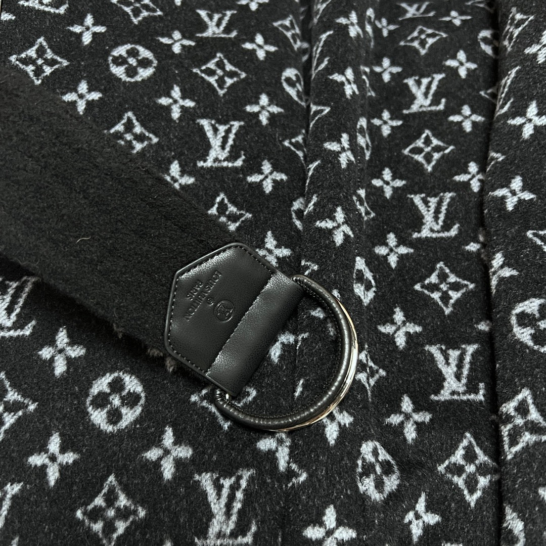 LV MONOGRAM MAXI COLLAR COAT IN BLACK WOOL 288066