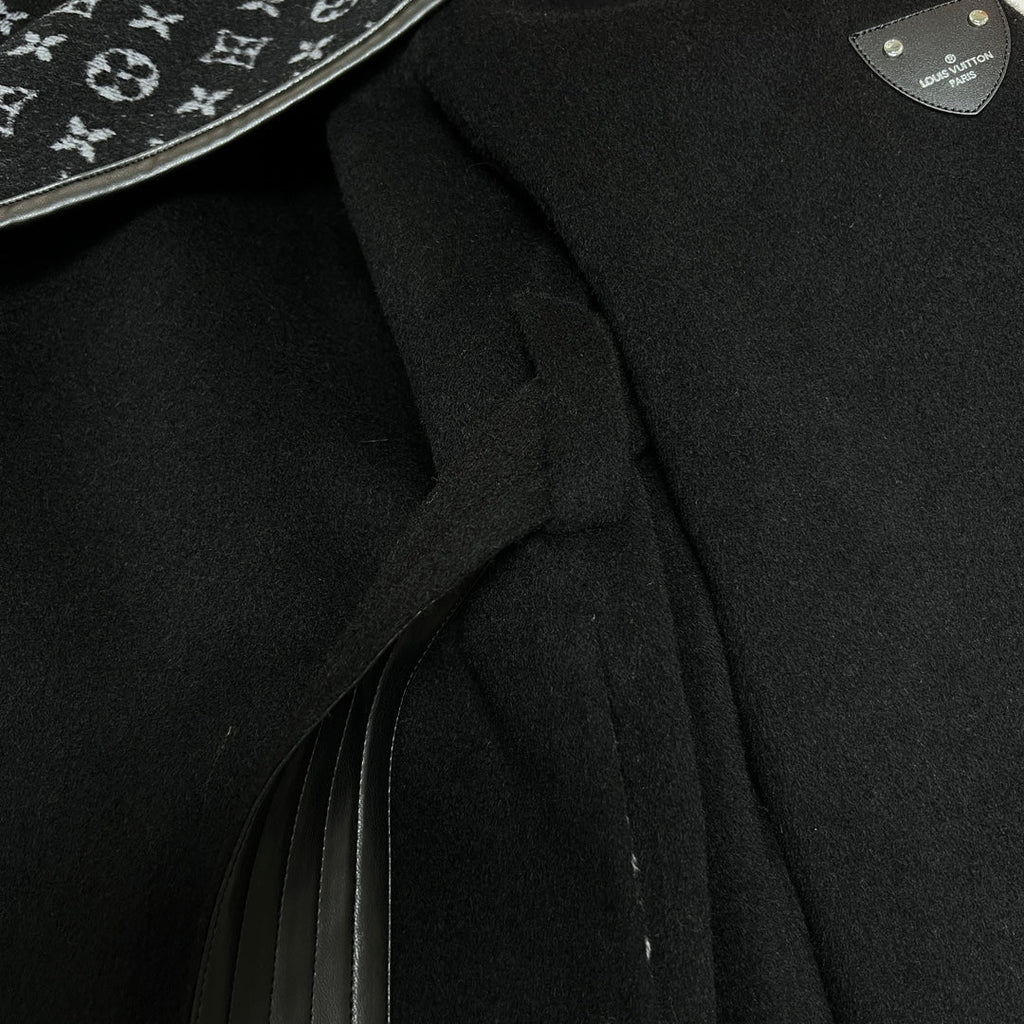 LV MONOGRAM MAXI COLLAR COAT IN BLACK WOOL 288066