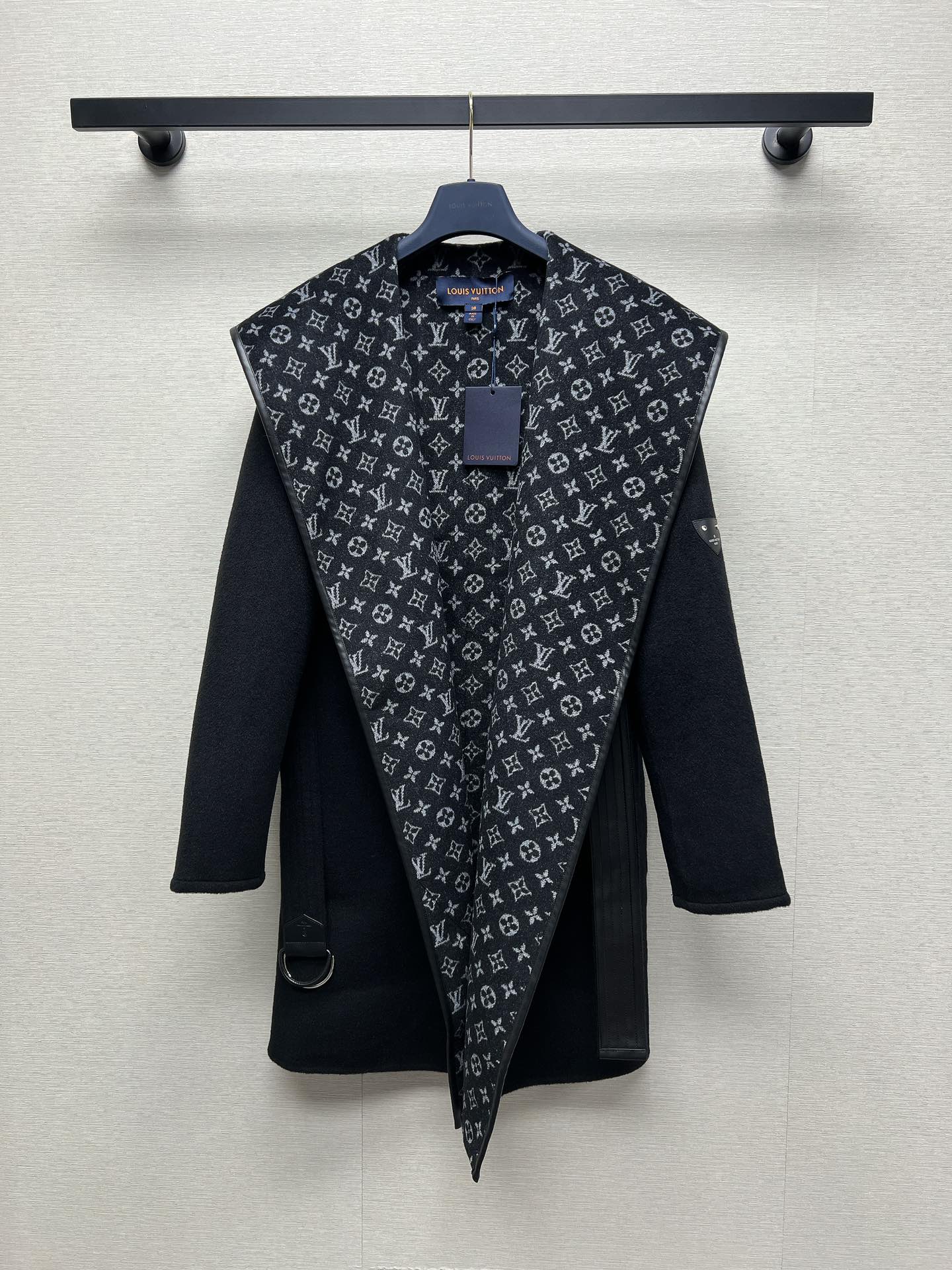 LV MONOGRAM MAXI COLLAR COAT IN BLACK WOOL 288066
