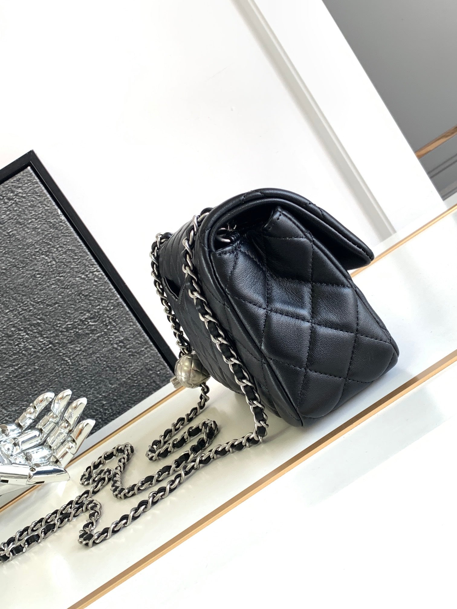 CC SMALL 20 FLAP BAG IN BLACK CALFSKIN