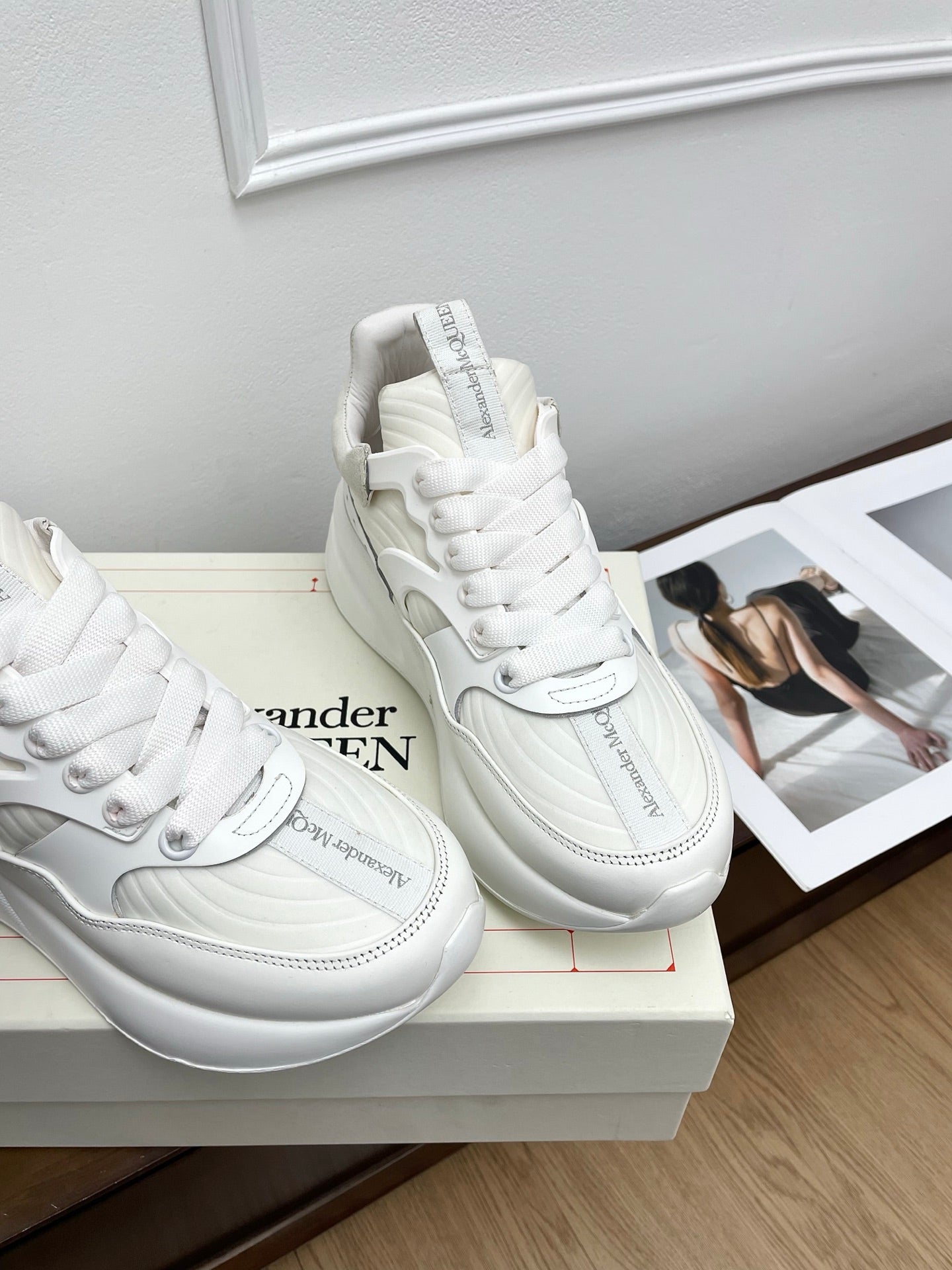OVERSIZED RUNNER SNEAKERS IN OFF WHITE CALFSKIN AND FABRIC