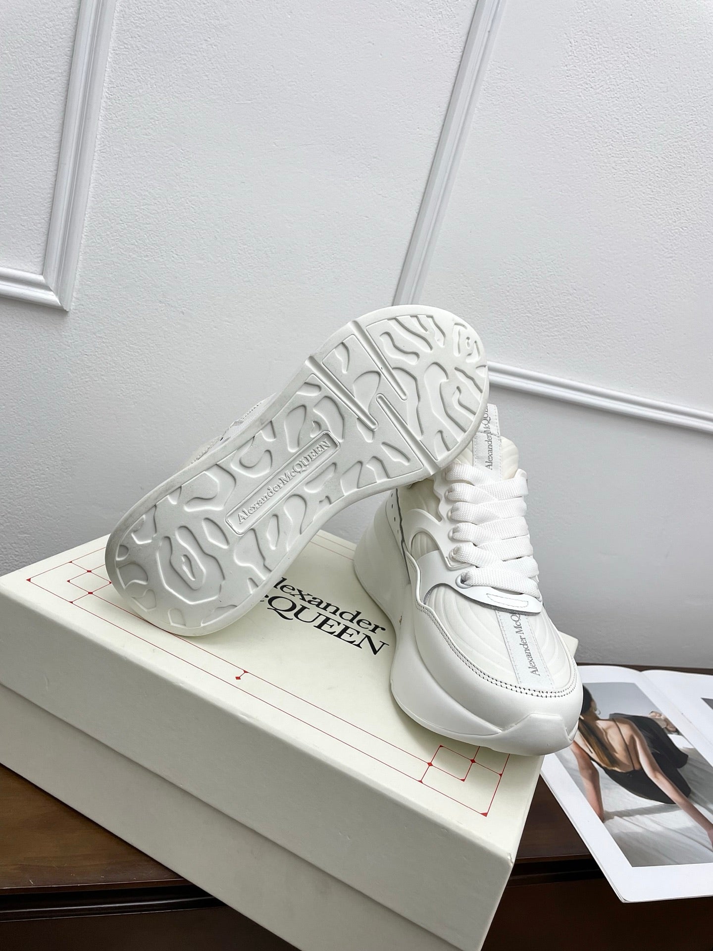 OVERSIZED RUNNER SNEAKERS IN OFF WHITE CALFSKIN AND FABRIC
