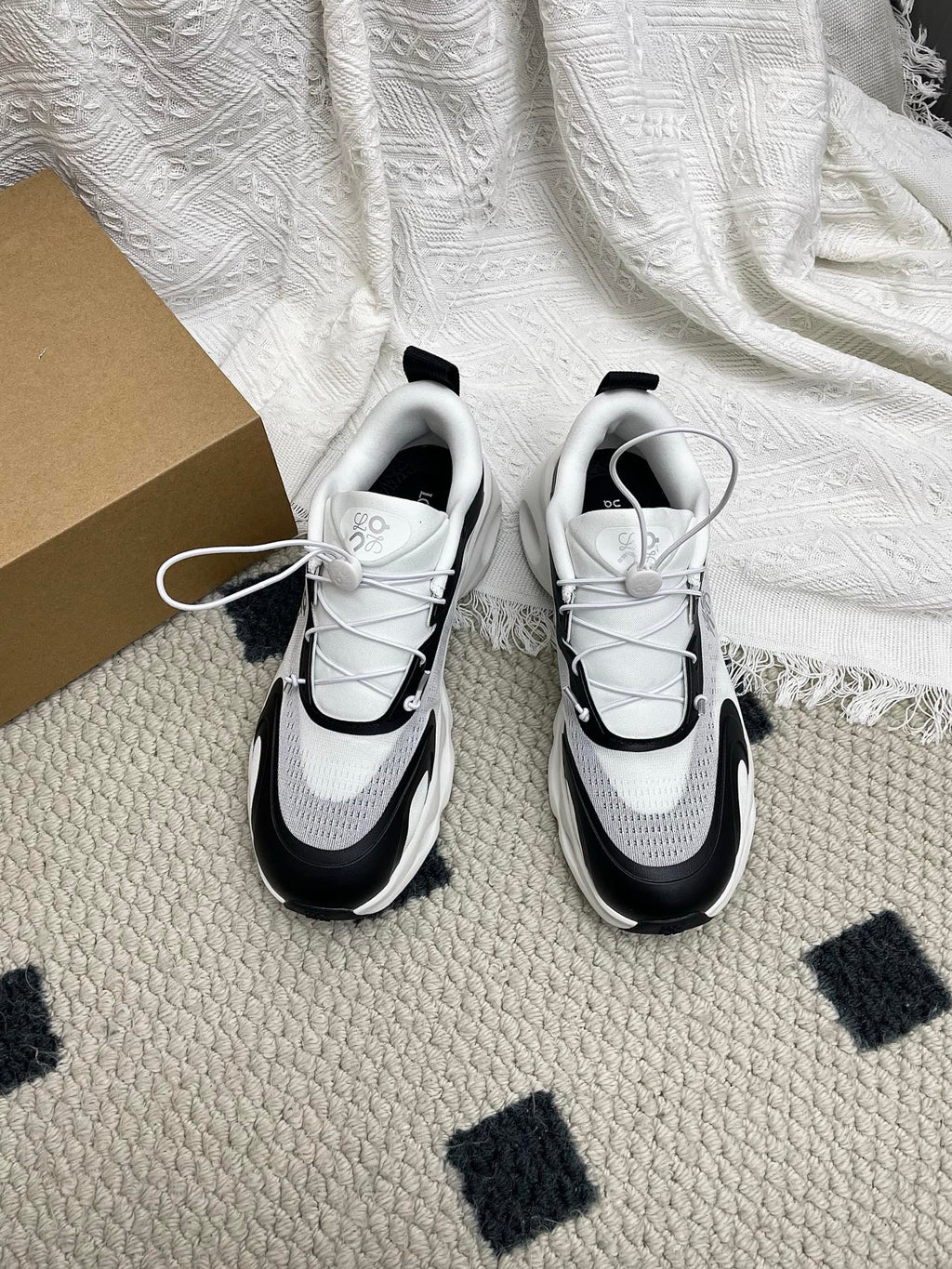 LOEWE 26S CLOUDSOLO SNEAKERS IN WHITE AND BLACK AND GRAY RECYCLED POLYESTER