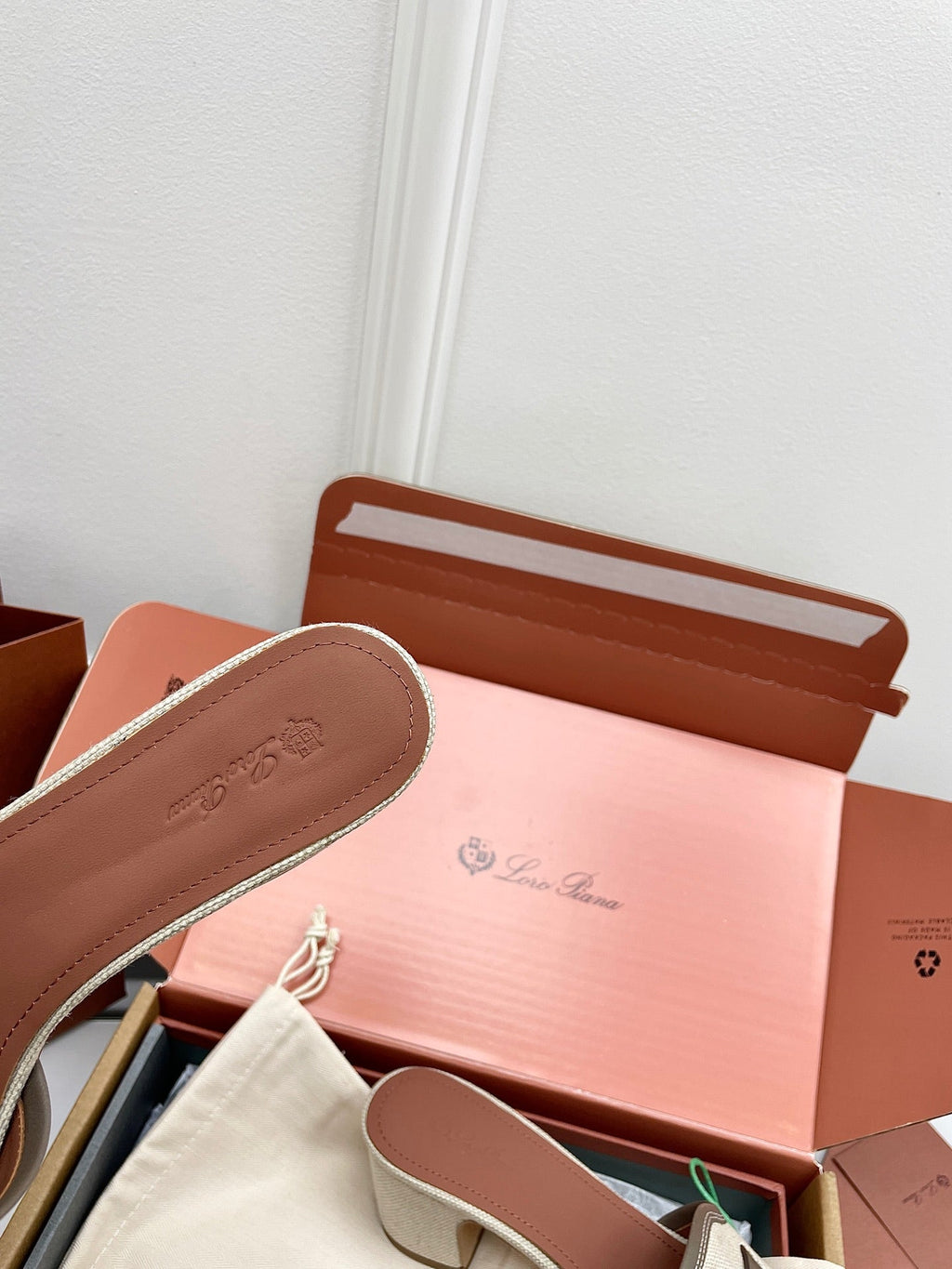 LP 26S HIGH HEEL SANDALS IN LIGHT BEIGE CANVAS AND GREY CALFSKIN