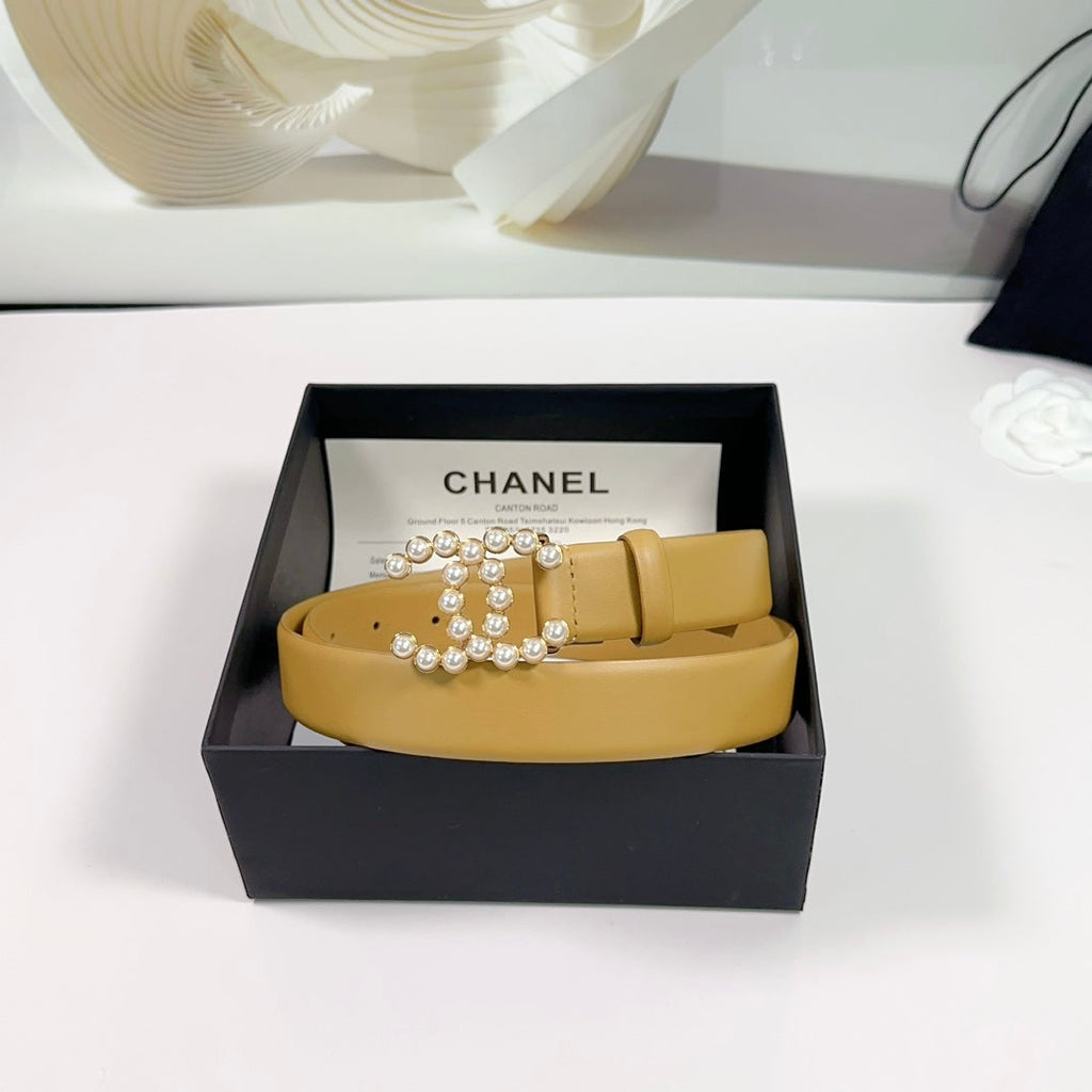 CC BELT 30 MM IN AMBER YELLOW SMOOTH CALFSKIN WITH GOLD HARDWARE ATTACH PEARL