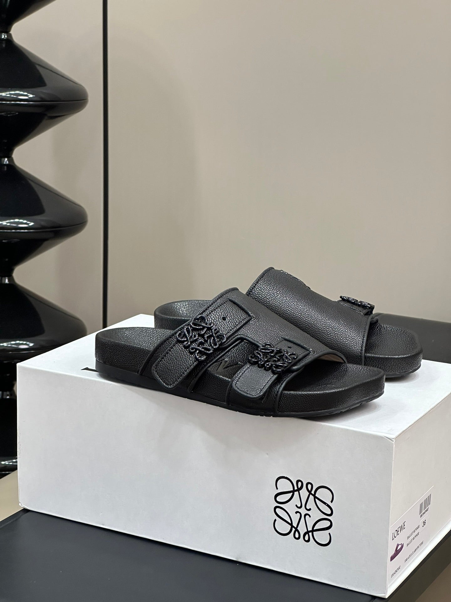 LOEWE 26S EASE SLIDE IN BLACK CALFSKIN