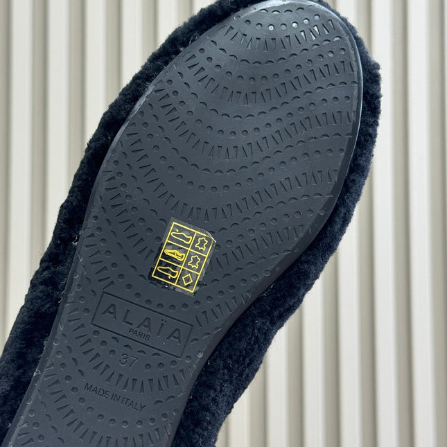 ALAIA 25S SHEARLING COZY SLIPPERS IN BLACK