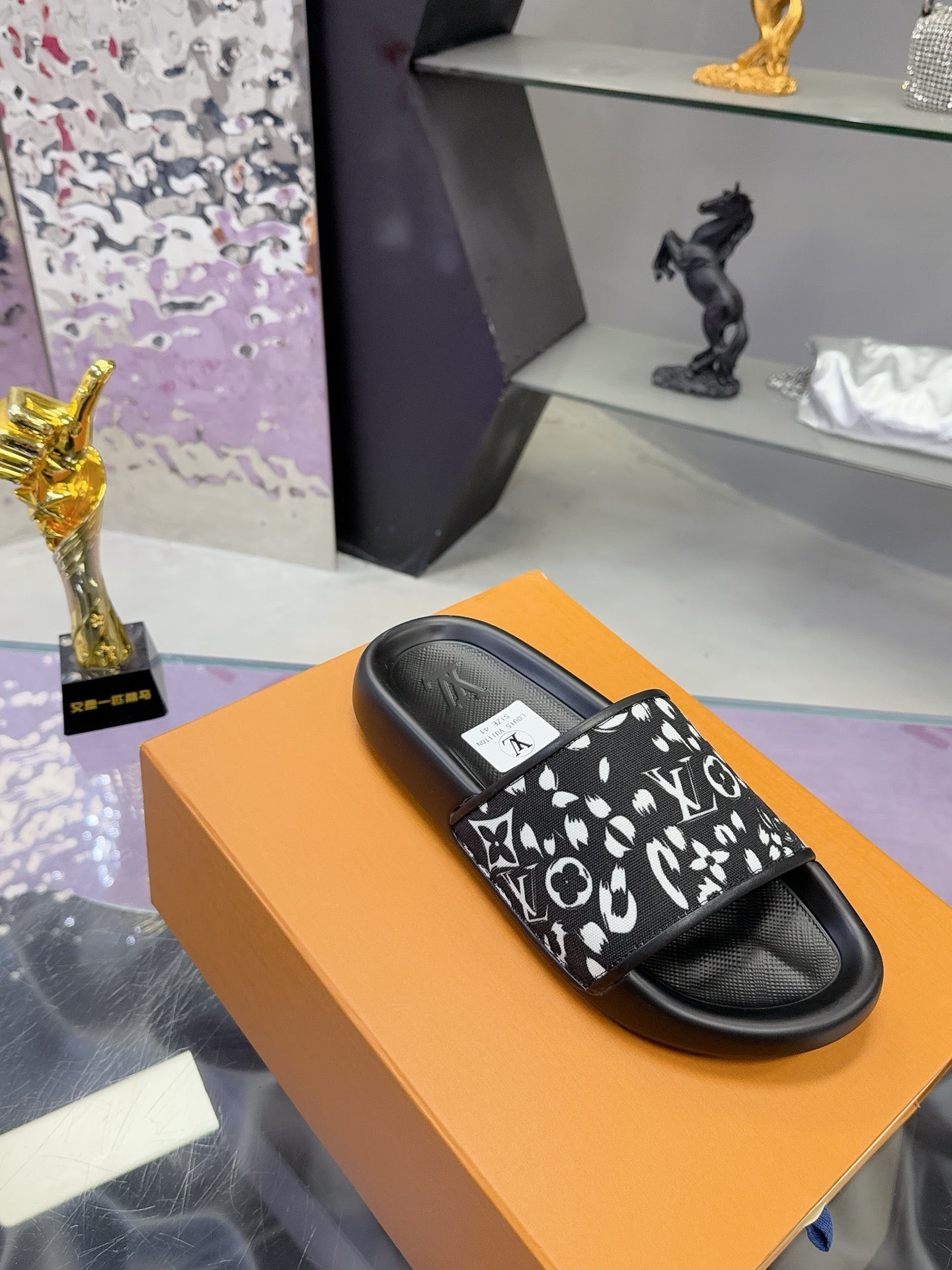 LV 26S SLIDE SANDALS IN BLACK WHITE CALFSKIN AND CANVAS