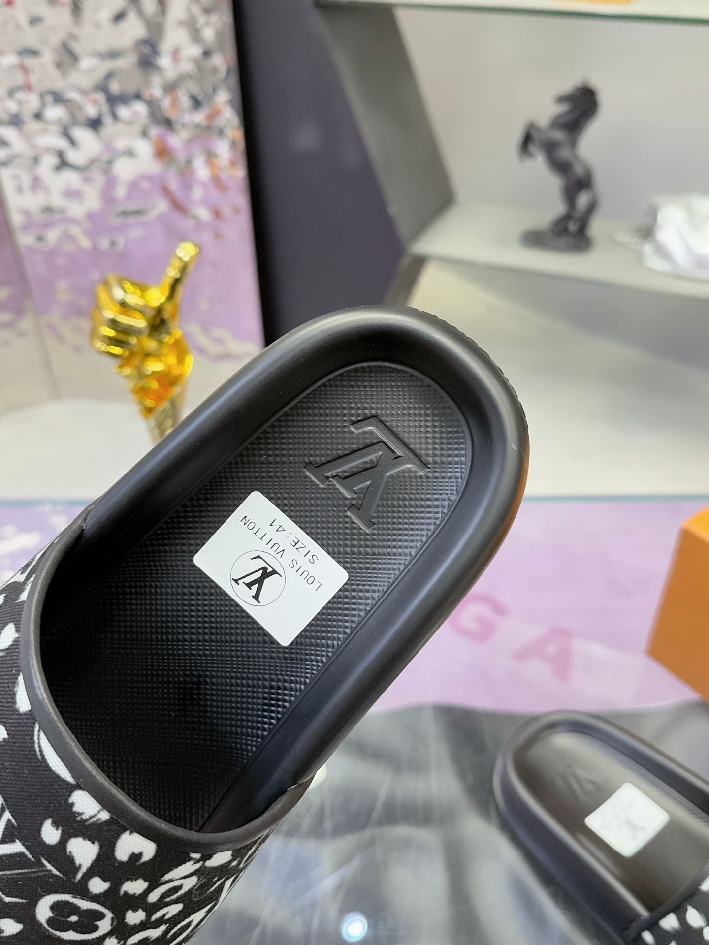 LV 26S SLIDE SANDALS IN BLACK WHITE CALFSKIN AND CANVAS