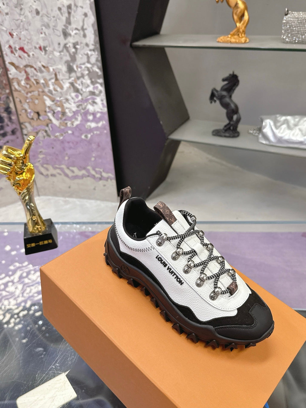 LV 26S RUSH XPLORER SNEAKER IN WHITE BLACK CALFSKIN AND SUEDE