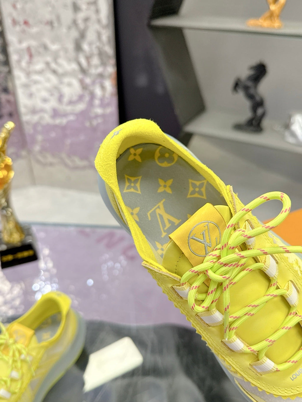 LV 26S SKATE SNEAKERS IN YELLOW MESH TRANSLUCENT SOLE