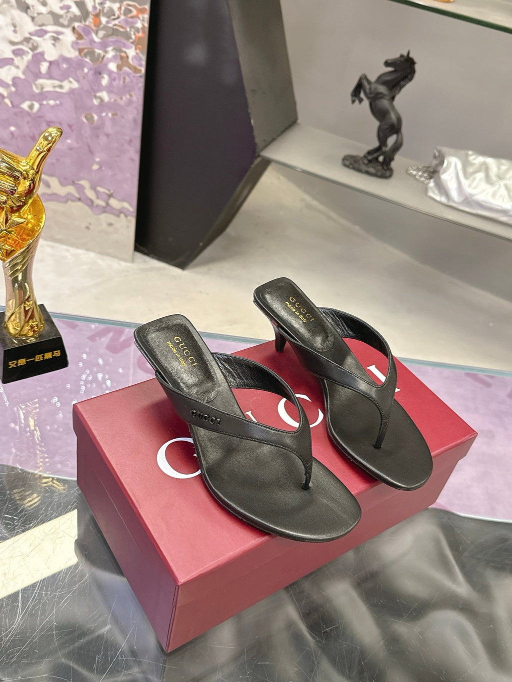 GUCCI 26S THONG KITTEN HEEL SANDALS 55MM IN BLACK CALFSKIN