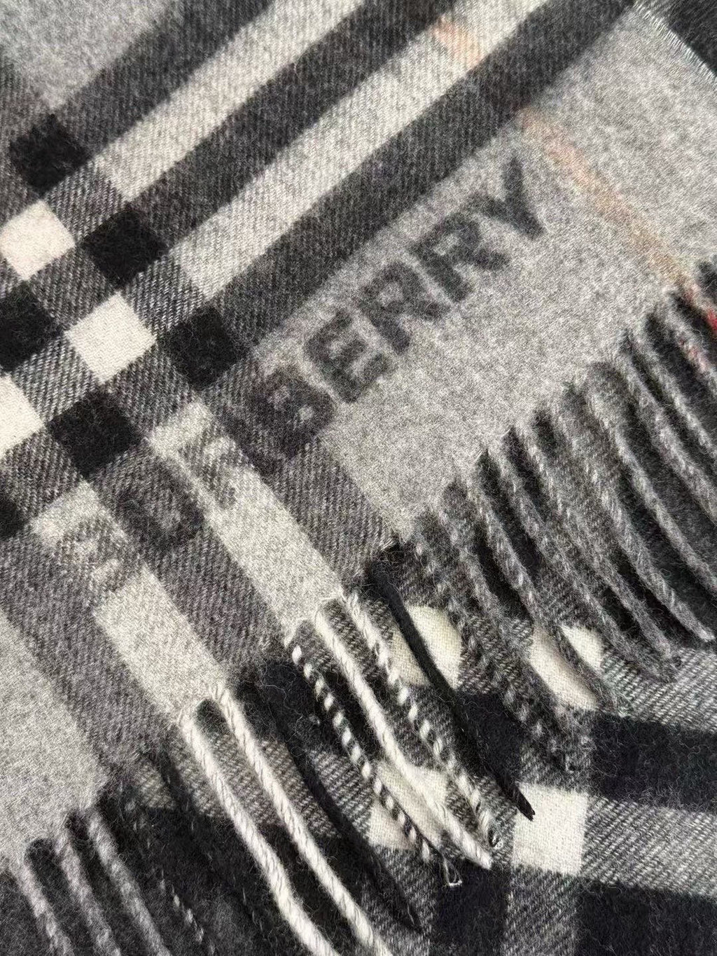 BURBERRY 26S SCARF 168CM IN CASHMERE 202511