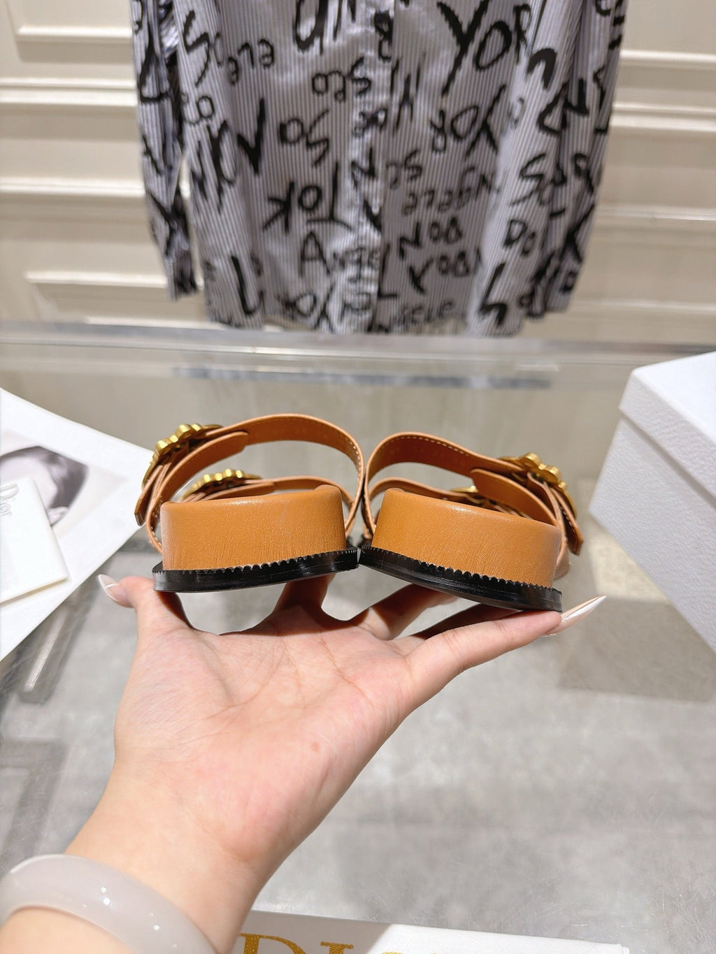 DIOR 26S MEDAILLON BUCKLE SLIDE IN SADDLE BROWN CALFSKIN