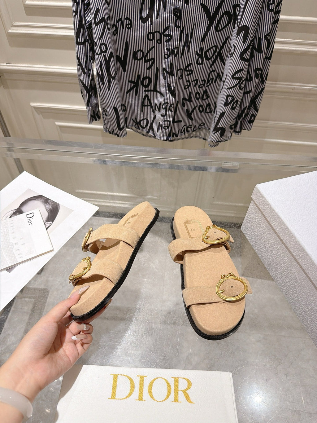 DIOR 26S MEDAILLON BUCKLE SLIDE IN SAND BEIGE SUEDE
