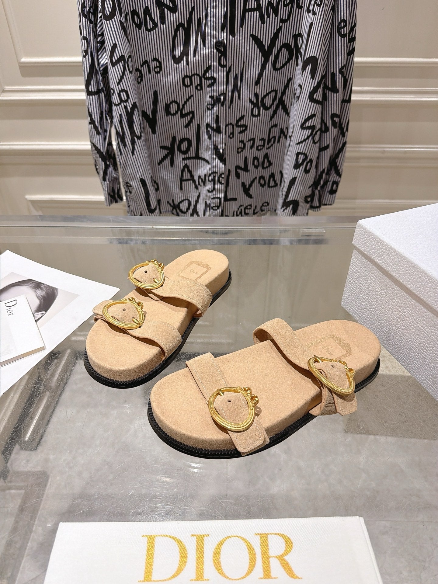 DIOR 26S MEDAILLON BUCKLE SLIDE IN SAND BEIGE SUEDE
