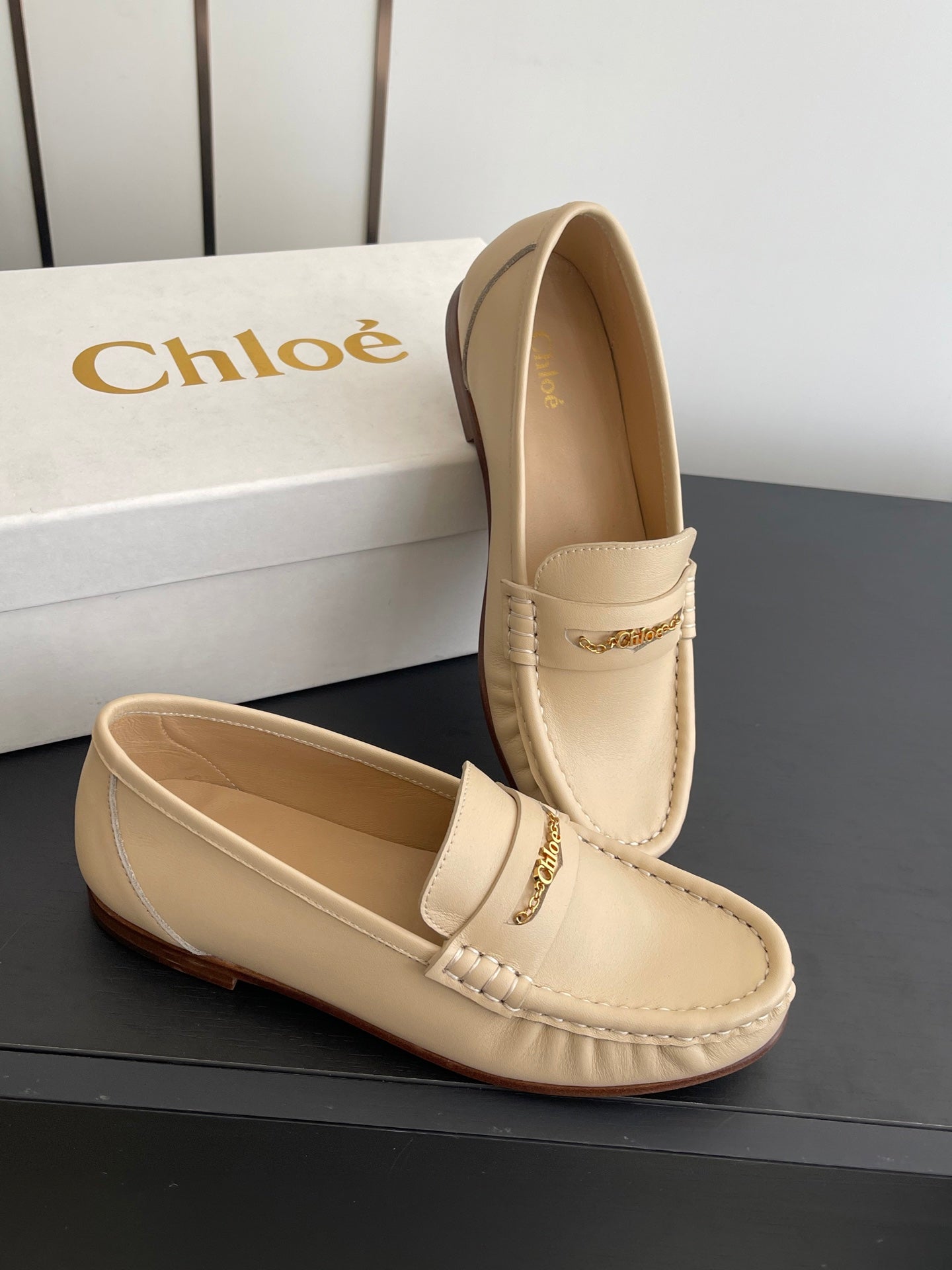 CHLOÉ 26S LOAFERS IN BEIGE CALFSKIN