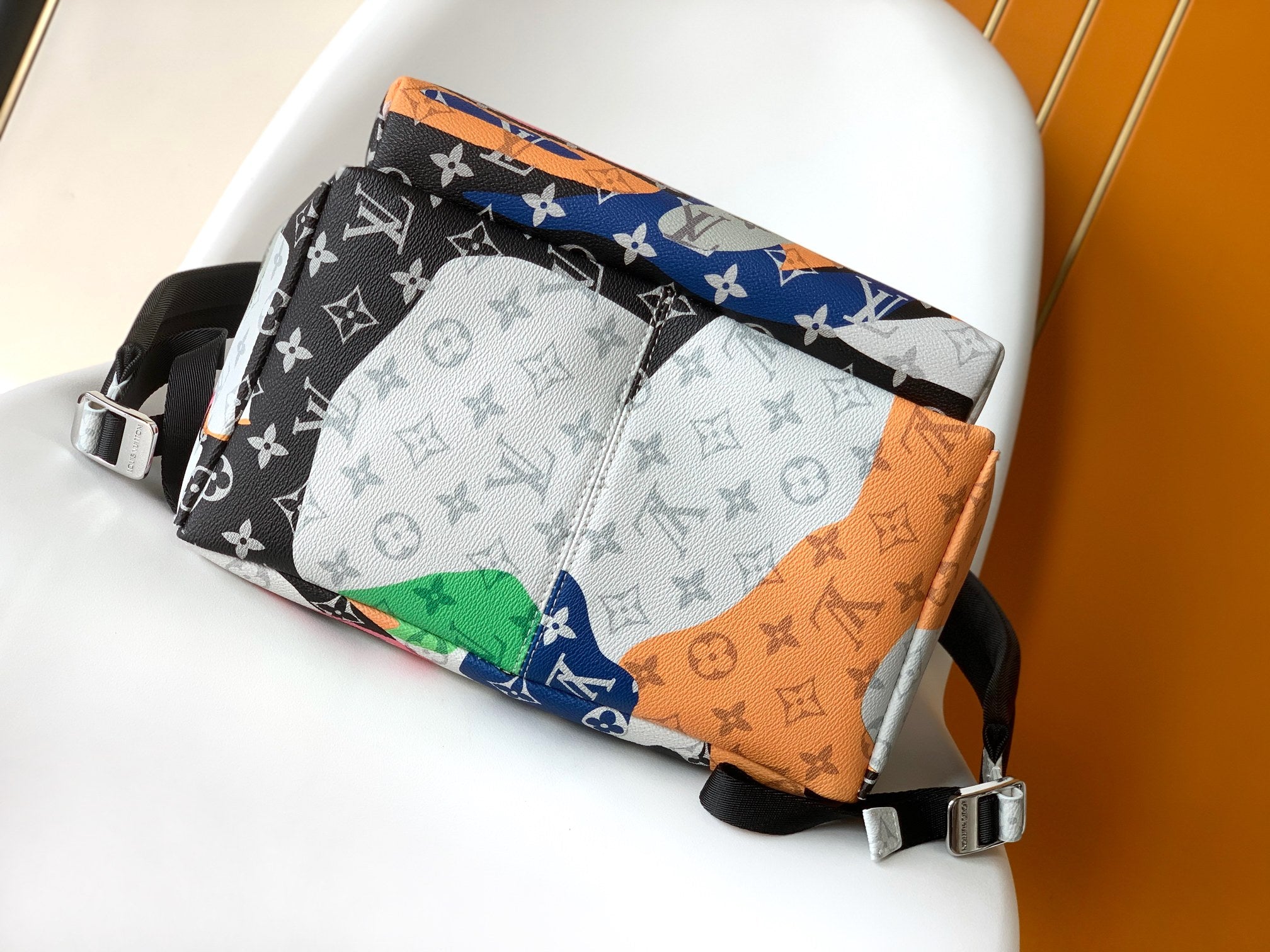 LV 26S DISCOVERY EYE BACKPACK 38 IN MULTICOLOR MONOGRAM CANVAS