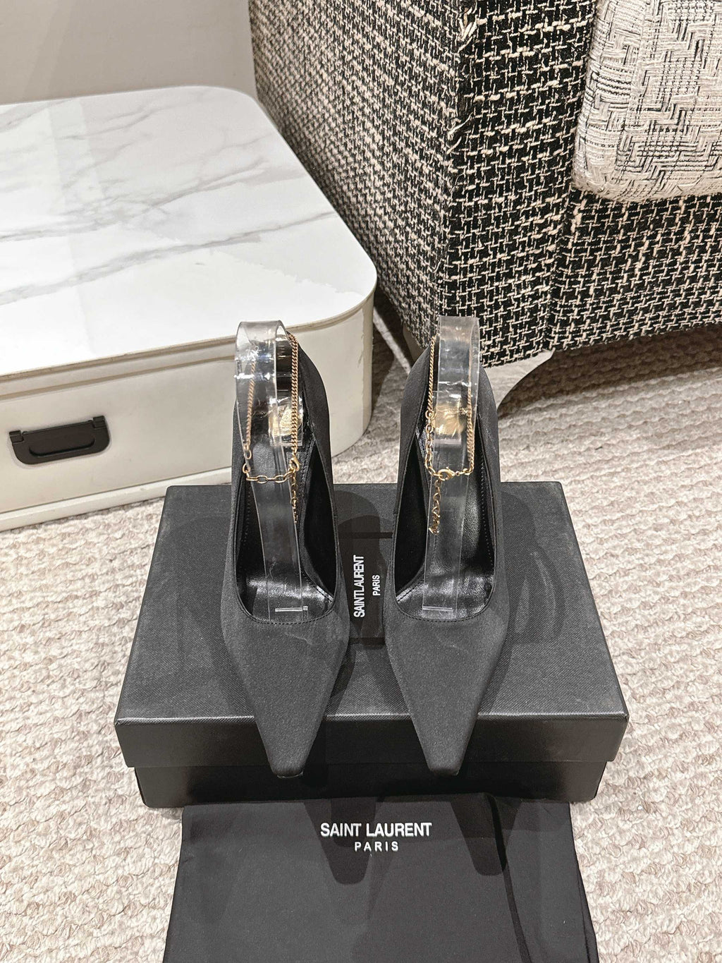 HIGH PUMP 9 CM IN BLACK SATIN