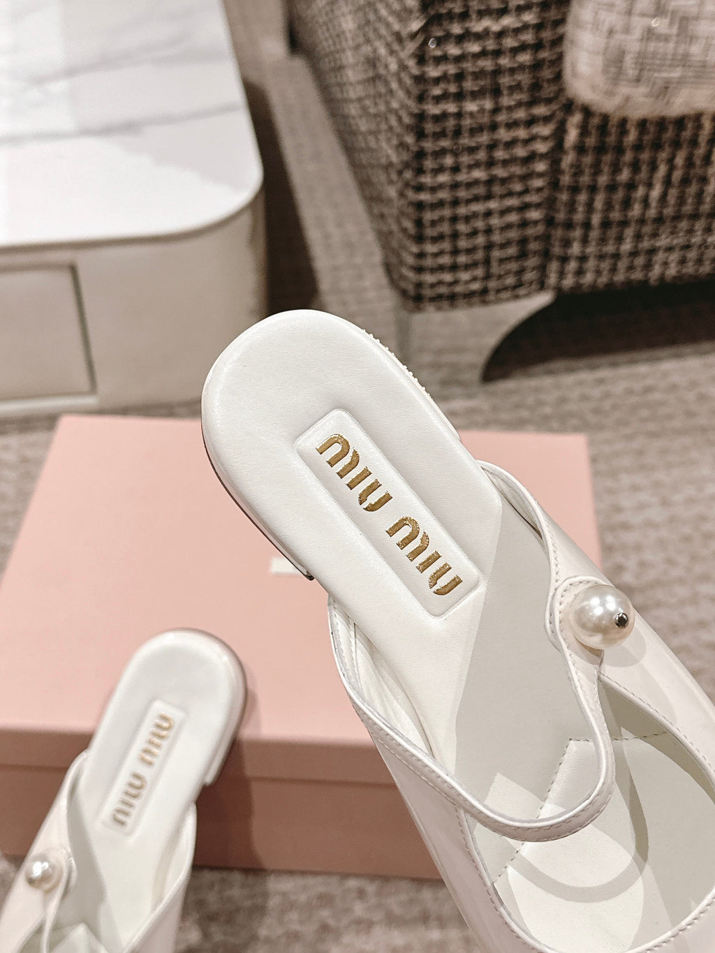 FLAT MULE IN WHITE MIX BLACK PATENT CALFSKIN
